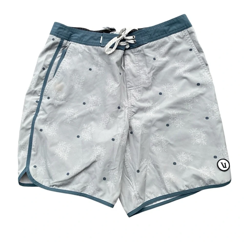 Vuori Cruise Board Short White Sage Desert Bloom Size 32 Swim Beach